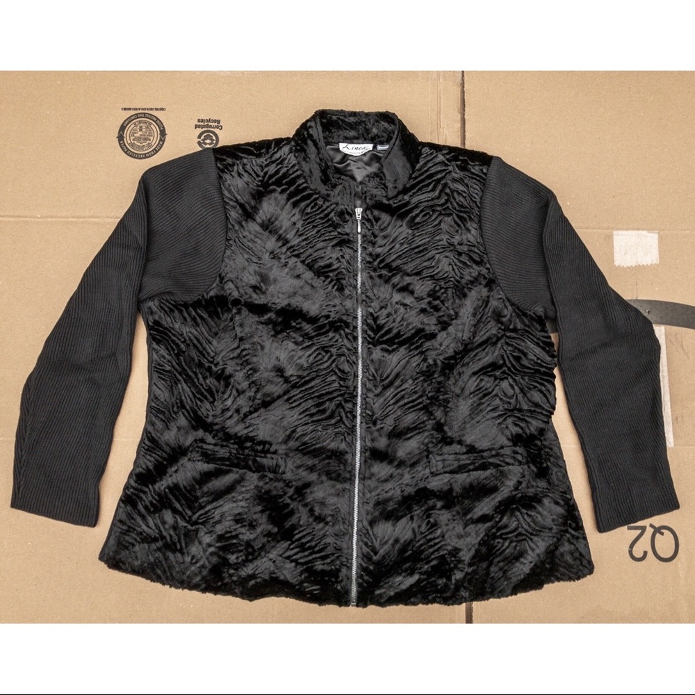 ❌SOLD❌Linea Faux Fur Jacket with Rib Detail 2X NEW - Picture 1 of 8